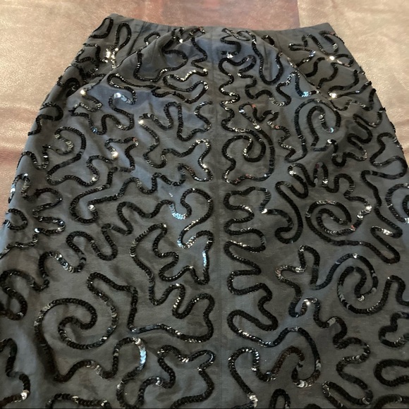 Sparkly Black Squiggly Abstract Sequin Pencil Skirt - Picture 7 of 12